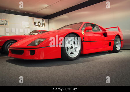 MARANELLO, ITALIA-luglio 21, 2017: 1987 Ferrari F40 in Ferrari Museum. Foto Stock