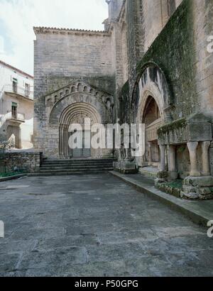 ARTE gotico. ESPAÑA. S. XII-XV (S. XII-S. XV). MONASTERIO DE SANTA MARIA DE VALLBONA. Edificio de la época de transición del romanico al gotico. Vallbona de les Monges. Provincia de Lleida. Cataluña. Foto Stock