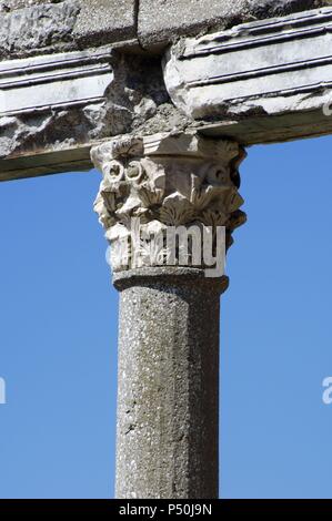 Arte Greca. Periodo ellenistico. Repubblica di Albania. Bouleuterion. II secolo A.C. Dettaglio del marmo colonne corinzie. Rovine di Apollonia. Fier. Foto Stock