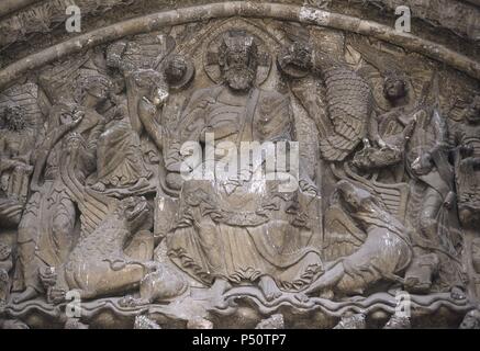Arte romanica. La Francia. Xii secolo. Moissac Abbey. Timpano del sud-ovest di portico. Tetramorph e Pantocratore. Foto Stock