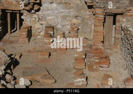 Villa romana "Els Munts', la residenza di un alto funzionario della somministrazione di Tarraco. Ii secolo D.C. Rovine del bagno termale. Tarragona. La Catalogna. Spagna. Foto Stock