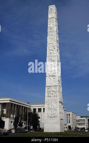 L'Italia. Roma. Obelisco a Guglielmo Marconi (1874-1937), costruito nel 1959 per le Olimpiadi nel 1960. Da Arturo Dazzi (1881-1966). District EUR. Foto Stock