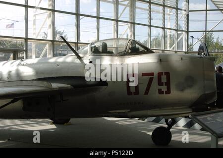 'MIKOYAN-Gurevich MiG-15' (1950). Desarrollado por la Unión Soviética tras la Segunda Guerra Mundial. Entró en servicio en 1949, empleado en Corea del norte, Unión Soviética y la Cina. Museo del Vuelo. Seattle. Estado de Washington. Estados Unidos. Foto Stock