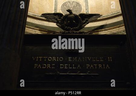 Tomba di Vittorio Emanuele II, re d'Italia (1820-1878). Dettaglio. Interno del Pantheon di Roma, Italia. Foto Stock