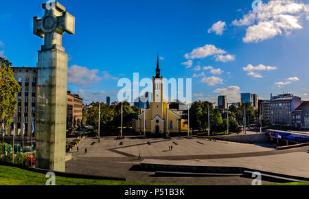 Liberty Square - la piazza della città nel centro di Tallinn, è sorto sul luogo del bastione svedese rasa al suolo nella metà del XIX secolo. Foto Stock