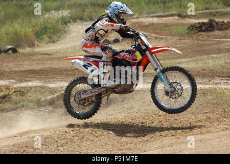 ARSENYEV, Russia - 30 ago: Rider partecipa al round di t Foto Stock