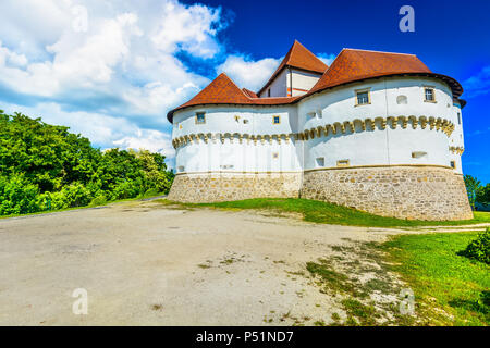 Vista panoramica a Veliki Tabor castle in marmo Zagorje regione, Croazia Europa. Foto Stock