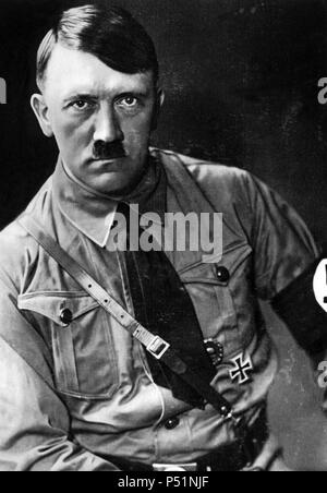 Adolf Hitler, foto in uniforme, c. 1933. Foto Stock