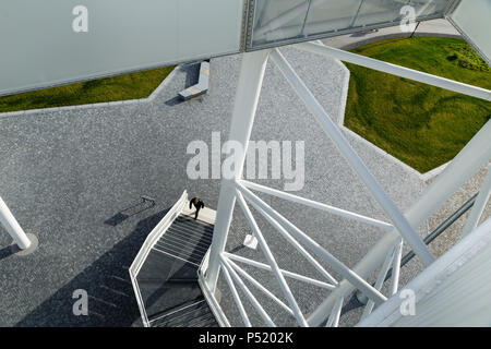 Berlino, Germania - Visitatore Wolkenhain piattaforma sulla base della Esposizione Florovivaistica Internazionale IGA 2017 nel quartiere Marzahn-Hellersdorf Foto Stock