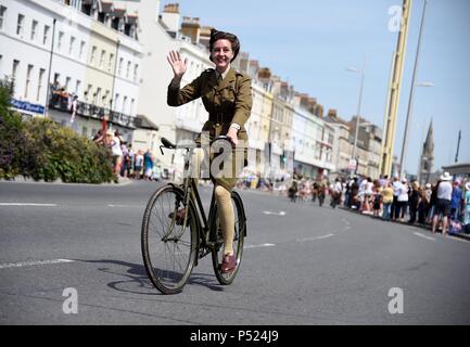 Dorset, Regno Unito. Il 24 giugno 2018. Forze armate Parade, Weymouth Dorset, Credito: Finnbarr Webster/Alamy Live News Foto Stock