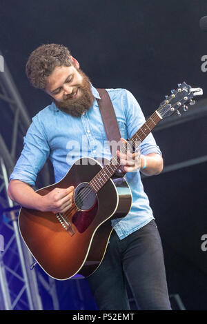 Tunbridge Wells, Regno Unito. Il 24 giugno 2018 l'inglese il cantautore Michael David Rosenberg eseguendo come passeggero al cervo nero Festival, Eridge Park, Kent REGNO UNITO..© Jason Richardson / Alamy Live News Foto Stock