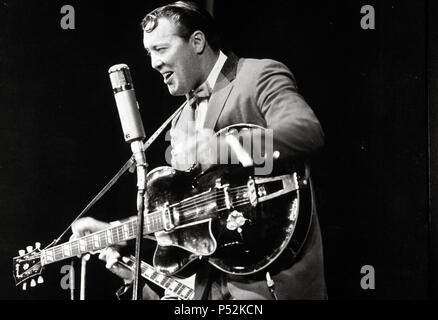 American rock and roll musicista, Bill Haley, 1957. Foto Stock