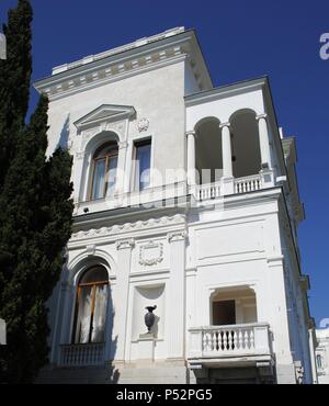 L'Ucraina. Repubblica autonoma di Crimea. Livadia Palace. Xx secolo. Ritiro estivo del Tsar Nicholas II costruito in stile neorinascimentale da Nikolai Krasnov. Qui si è tenuta la conferenza di Yalta a 1945. Esterno. Foto Stock