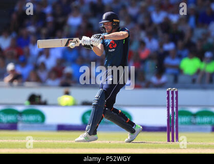 L'Inghilterra del Jos Buttler hits durante una giornata internazionale corrisponde all'Emirates Old Trafford, Manchester. Foto Stock