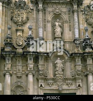 Spagna. La Galizia. Lorenzana. La chiesa del monastero di San Salvador. Dettaglio. Facciata. 1732. In stile barocco. Foto Stock