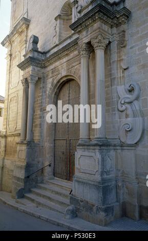 ARTE S. XVIII. ESPAÑA. La Iglesia PARROQUIAL DE SANTA MARIA MAGDALENA. Erigida entre los años 1793 y 1804 en estilo barroco tardío. Vista parcial de la FACHADA DE ESTILO NEOCLASICO, con elementos barrocos. BLANCAFORT. Comarca de la Conca de Barberà. Provincia de Tarragona. Cataluña. Foto Stock