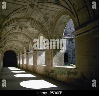 Spagna. La Galizia. Sobrado de los Monjes. Sobrado Abbey. Fondata nel X secolo dai benedettini. Nel 1142 re-fondata come un monastero cistercense. Chiostro. Gallerie. Foto Stock