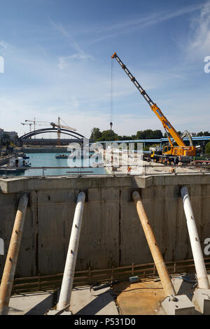 Berlino, Germania - Sito in costruzione dell'autostrada A100 a Sonnenallee in Berlin-Neukoelln. Foto Stock