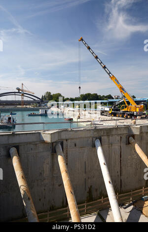 Berlino, Germania - Sito in costruzione dell'autostrada A100 a Sonnenallee in Berlin-Neukoelln. Foto Stock