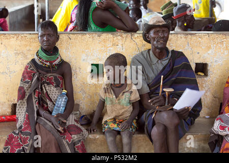 Kakuma, Kenya - cure mediche di base e la cura per i rifugiati nel campo di rifugiati di Kakuma. Foto Stock