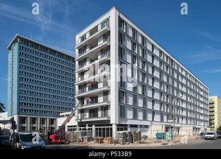 Nuovi condomini a Rathaus Mitte nella zona di   la seconda fase di Karl-Marx-Allee Foto Stock