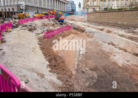 Un sospetto o romana strada sassone è stato scoperto sotto Victoria Square nel centro della città di Birmingham, durante gli scavi per la nuova linea metropolitana, Inghilterra. Foto Stock