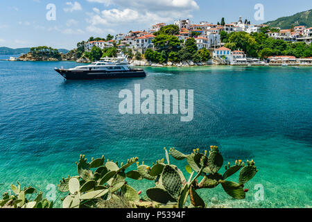 Yacht di lusso a noleggio Skiathos Foto Stock