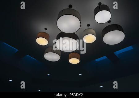 Sospeso decorativi luci del tamburo Foto Stock