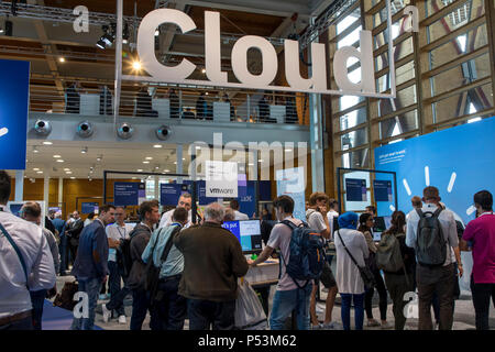 CEBIT 2018, il più grande del mondo è la fiera di Hannover, IBM stand fieristico, Cloud Computing, Germania Foto Stock