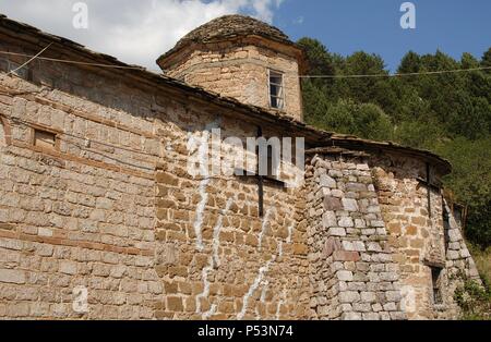 Repubblica di Albania. Moscopole. Monastero di San Giovanni Battista. Il XVII secolo. Ortodossi. Esterno della chiesa. Foto Stock