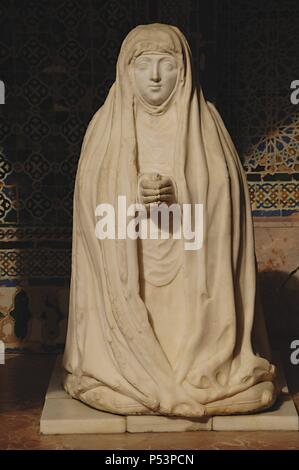 Spagna. Andalusia. Siviglia. Isola della Certosa. Monastero di Nostra Signora delle grotte, fondata nel 1399 da Gonzalo de Mena, Arcivescovo di Siviglia. Chiostro. Scultura di Leonor Cabeza de Vaca. Foto Stock