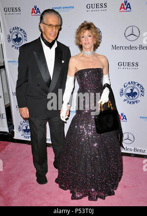 Jane Fonda, Richard Perry - Giostra della speranza presso il Beverly Hilton Hotel a LosAngeles.un  Jane Fonda, Richard Perry 08 evento nella vita di Hollywood - California, tappeto rosso Evento, STATI UNITI D'AMERICA, industria cinematografica, celebrità, fotografia, Bestof, arte cultura e intrattenimento, celebrità moda, migliori della vita di Hollywood, evento nella vita di Hollywood - California, moquette rossa e dietro le quinte, musica celebrità, Topix, coppia, famiglia ( marito e moglie ) e i bambini- figli, fratelli e sorelle inchiesta tsuni@Gamma-USA.com, Credito Tsuni / USA, 2010 Foto Stock