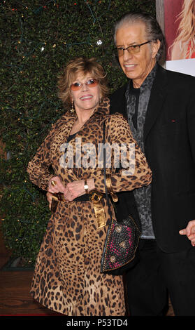 Jane Fonda e Richard Perry - Come sai che Premiere al Westwood Village Theatre di Los Angeles.a Jane Fonda e Richard Perry 09 evento nella vita di Hollywood - California, tappeto rosso Evento, STATI UNITI D'AMERICA, industria cinematografica, celebrità, fotografia, Bestof, arte cultura e intrattenimento, celebrità moda, migliori della vita di Hollywood, evento nella vita di Hollywood - California, moquette rossa e dietro le quinte, musica celebrità, Topix, coppia, famiglia ( marito e moglie ) e i bambini- figli, fratelli e sorelle inchiesta tsuni@Gamma-USA.com, Credito Tsuni / USA, 2010 Foto Stock