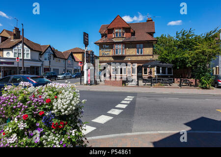 Il White Hart public house su Orpington High Street, London, Regno Unito Foto Stock