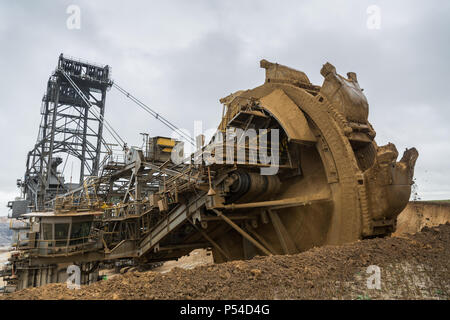 Dispositivo di insaccaggio 288 benna-escavatore a ruote a Garzweiler II miniera di lignite Foto Stock