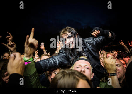 Danimarca Copenhagen - Giugno 23, 2018. Heavy Metal tifosi assistere a un concerto dal vivo con la Scottish pirate metal band Alestorm durante Copenhell 2018 a Copenaghen. (Photo credit: Gonzales Photo - Christian Hjorth). Foto Stock