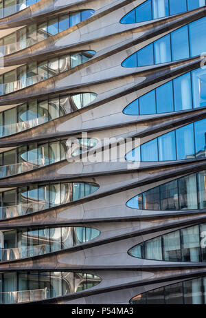 Zaha Hadid edificio condominiale a 520 West 28th Street, linea alta, Chelsea, New York City, Stati Uniti d'America Foto Stock