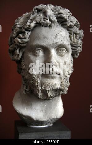 Settimio Severo (145-211). Imperatore romano da 193 a 211. Busto. Il marmo. Date per gli anni dopo il 195 D.C. La Carlsberg Glyptotek museo. Copenhagen. La Danimarca. Foto Stock