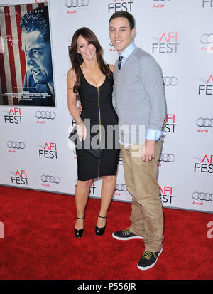 Jennifer Love Hewitt e Jarod Einsohn al J Edgar Premiere apertura notturna per l'AFI Festival presso il Teatro Cinese di Los Angeles.Jennifer Love Hewitt e Jarod Einsohn  11 ------------- Red Carpet Event, verticale, STATI UNITI D'AMERICA, industria cinematografica, celebrità, fotografia, Bestof, arte cultura e intrattenimento, Topix celebrità moda / Verticale, meglio di, evento nella vita di Hollywood - California, moquette rossa e dietro le quinte, USA, industria cinematografica, celebrità, movie celebrità, personaggi televisivi, musica celebrità, fotografia, Bestof, arte cultura e intrattenimento, Topix, verticale, famiglia da th Foto Stock