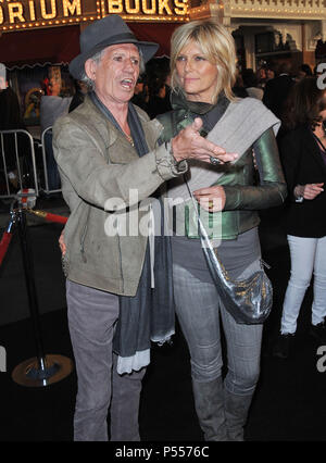 Keith Richards, Patti Hansen a Pirati dei Caribbean-On straniero maree Premiere a Disneyland, Anaheim.Keith Richards, Patti Hansen  90A ------------- Red Carpet Event, verticale, STATI UNITI D'AMERICA, industria cinematografica, celebrità, fotografia, Bestof, arte cultura e intrattenimento, Topix celebrità moda / Verticale, meglio di, evento nella vita di Hollywood - California, moquette rossa e dietro le quinte, USA, industria cinematografica, celebrità, movie celebrità, personaggi televisivi, musica celebrità, fotografia, Bestof, arte cultura e intrattenimento, Topix, verticale, famiglia da dall'anno , 2011, inchiesta tsuni@Gamma-U Foto Stock