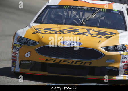 A Sonoma, California, Stati Uniti d'America. Il 22 giugno, 2018. Trevor Bayne (6) pratiche per la TOYOTA/SAVE MART 350 di Sonoma Raceway di Sonoma, California Credit: stephen A. Arce/ASP/ZUMA filo/Alamy Live News Foto Stock