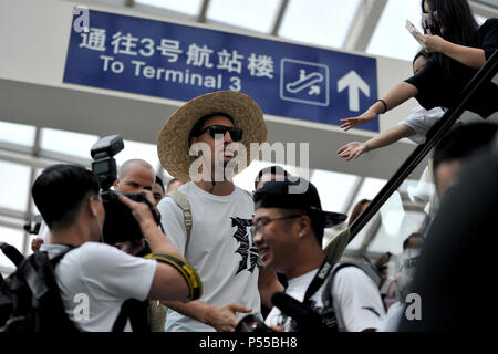 Beijin, Beijin, Cina. Il 23 giugno, 2018. Pechino, Cina-23rd Giugno 2018: American giocatore di pallacanestro professionale Klay Thompson mostra all'aeroporto di Pechino. Credito: SIPA Asia/ZUMA filo/Alamy Live News Foto Stock