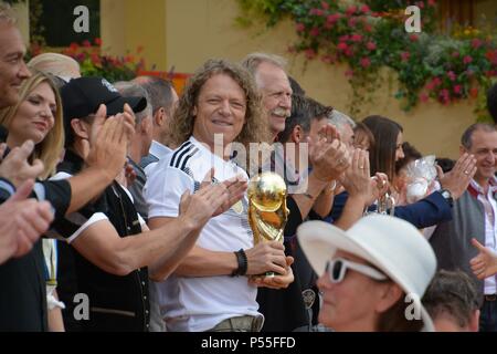 La ruggine, Germania, 24 giugno 2018, ARD TV-Show 'Immer wieder Sonntags' mit Stefan Mross, Credito: mediensegel/Alamy Live News Foto Stock