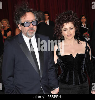 Tim Burton & Helena Bonham Carter 01 al 83th Academy Awards al Kodak Theatre di Los Angeles.Tim Burton & Helena Bonham Carter 01 ------------- Red Carpet Event, verticale, STATI UNITI D'AMERICA, industria cinematografica, celebrità, fotografia, Bestof, arte cultura e intrattenimento, Topix celebrità moda / Verticale, meglio di, evento nella vita di Hollywood - California, moquette rossa e dietro le quinte, USA, industria cinematografica, celebrità, movie celebrità, personaggi televisivi, musica celebrità, fotografia, Bestof, arte cultura e intrattenimento, Topix, verticale, famiglia da dall'anno , 2011, inchiesta tsuni@Gamma-USA.com Foto Stock
