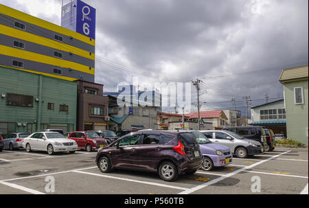 Aomori, Giappone - Ott 3, 2017. Parcheggio auto a Aomori, Giappone. Aomori è il più settentrionale prefectural città capitale sull isola di Honshu. Foto Stock