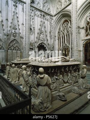 ARTE gotico. ESPAÑA. SIGLO XV. CAPILLA DE SANTIAGO. Construída en 1435 por mandato del condestable de Castilla don Alvaro de Luna y acabada por su esposa, Juana de Pimentel. Alberga los sepulcros de sus fundadores. GOTICO FLAMIGERO. CATEDRAL DE TOLEDO. Castilla-La Mancha. Foto Stock