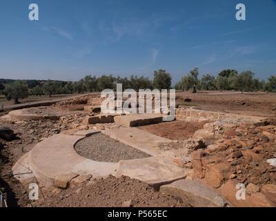 ARTE ROMANO. ESPAÑA. Yacimiento Arqueológico de caparra. Antigua ciudad de época prerromana. Situada en la antigua provincia romana de Lusitania. Atravesada por la calzada romana llamada Vía de la Plata. Ristoranti de época romana. Provincia de Cáceres. Extremadura. Foto Stock