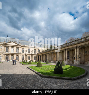 Francia, Parigi - 5 Aprile 2018: il Musée des Archives Nationales, precedentemente noto come il Musée de l'Histoire de France Foto Stock