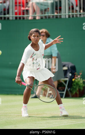 Le finali del DFS Classic a Edgbaston Priory. Stati Uniti Lori McNeil (nella foto) ha sconfitto gli Stati Uniti Zina Garrison-Jackson 6-4, 2-6, 6-3. 13 giugno 1993. Foto Stock