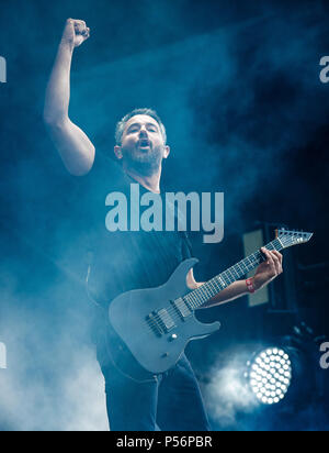 Danimarca Copenhagen - Giugno 21, 2018. La Australian metalcore band Parkway Drive esegue un concerto dal vivo durante il danese heavy metal festival Copenhell 2018 a Copenaghen. Qui il chitarrista Jeff Ling è visto dal vivo sul palco. (Photo credit: Gonzales foto - Pietro Troest). Foto Stock